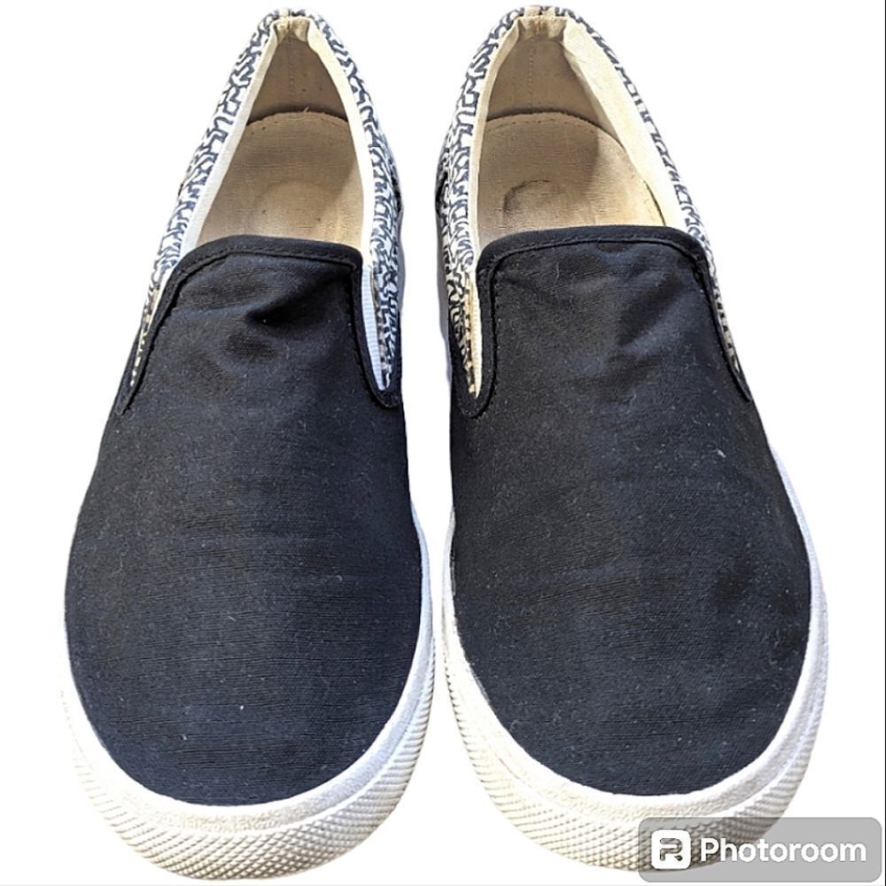 Bucketfeet Black & White Skater Style Slip On Sneakers size 10 - Picture 2 of 13
